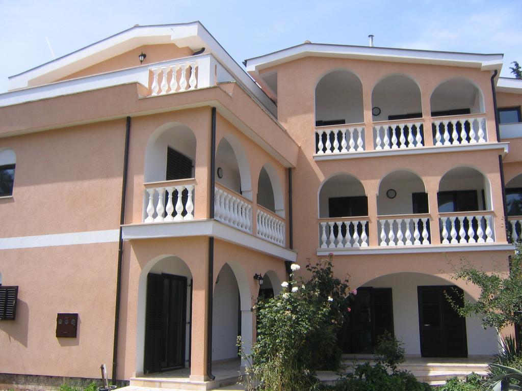 Sun Palace Residence Premantura Eksteriør billede